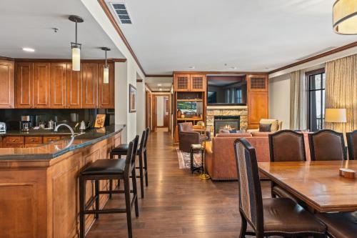 Aspen House | The Ritz-Carlton Club, Two-Bedroom Premier Residence 8307, Ski-in & Ski-out Resort in Aspen Highlands