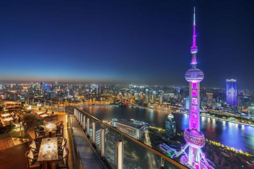 Downtown Shanghai Hotel | The Ritz-Carlton Shanghai, Pudong