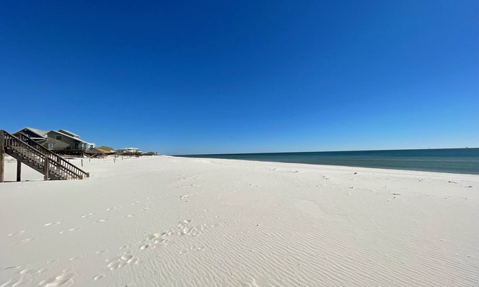 Fort Morgan Cottage | The Rookery III Unit 7004