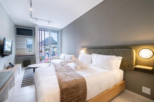 Bo'Kaap Apartment | The Rose 704: Top Floor Modern Studio Apartment