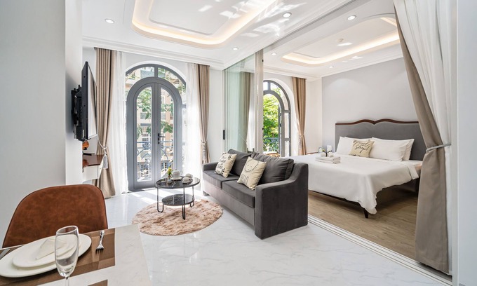 Phu My Hung Apartment | The Royal Homies - Phu My Hung