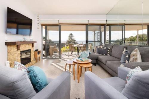 Encounter Bay Apartment | The Salty Seagull – ocean-view luxe!