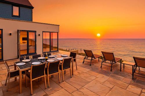 Selsey House | The Sea House - Ultimate Seafront Living & Sunsets