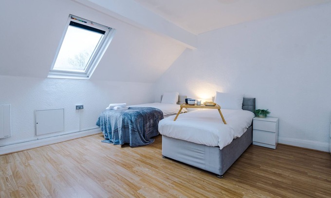 Salford House | The Seedley 4 Bedroom House - Salford