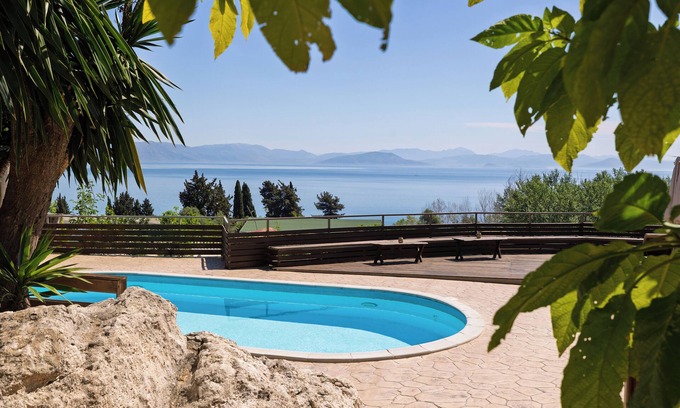 Dafnata Apartment | The Summit Escape