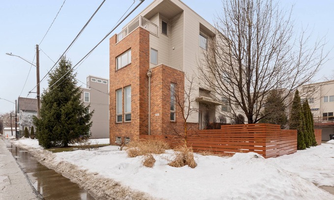 Tremont House | The Summit On Sixth Street-LUXURY MODERN 4BR Home