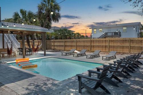 Toilla Segunda House | The Sunny Side-Pensacola Beach, 600 feet to Gulf, Private/Heated Pool, Games, Gear