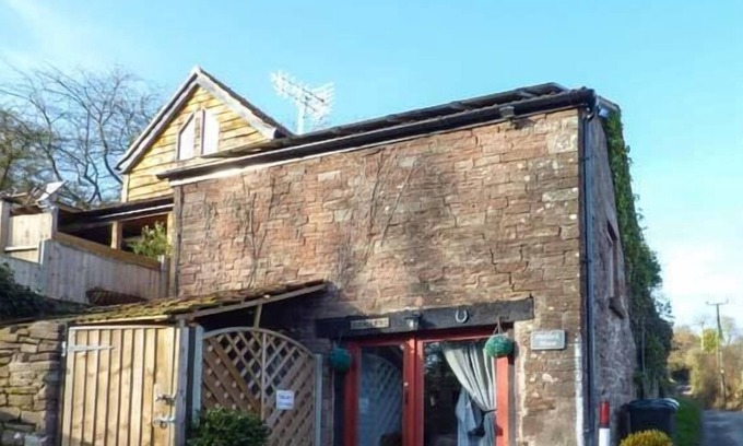 Blakeney Cottage | THE TALLET, pet friendly, character holiday cottage in Blakeney