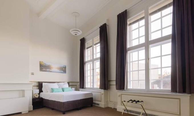 The Hague Center Hotel | The Velvet Lodge