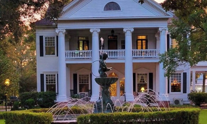 Hammond Bed & Breakfast | The Venetian Suite W/King Bed