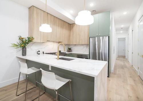 The Heights Apartment | The View - Direct Bus Time Square NYC Breakfast Included - D