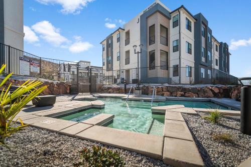 St. George House | The View - Resort Amenities & Epic Views