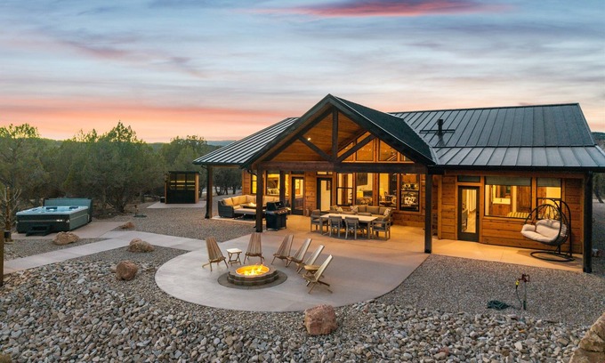 Orderville Cabin | The Vue: Perfect Base for Zion & Bryce Adventures
