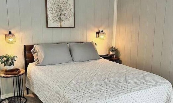 La Follette House | The Wren’s Nest