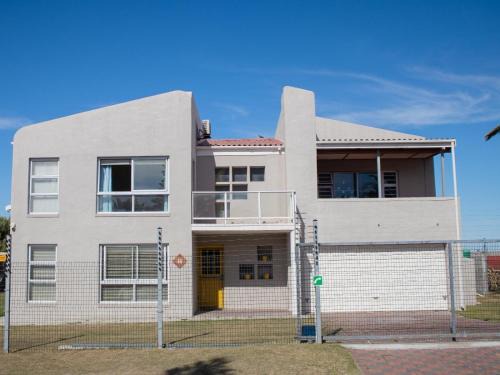 De Kelders House | The Yellow Door