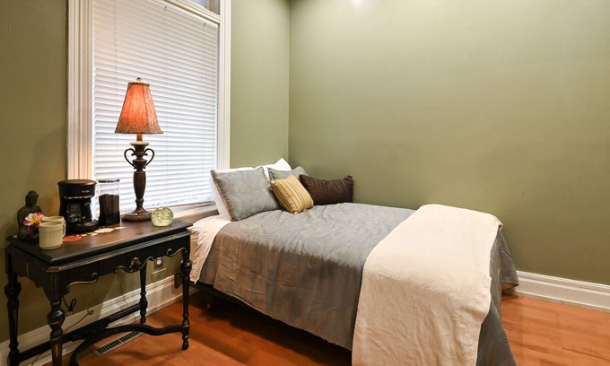 Dundee-Happy Hollow Historic District House | The Zen Room At The Dundee Villa