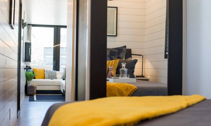 Waco Apartment | The Zephyr Tiny Container Home 12 min to Downtown Waco