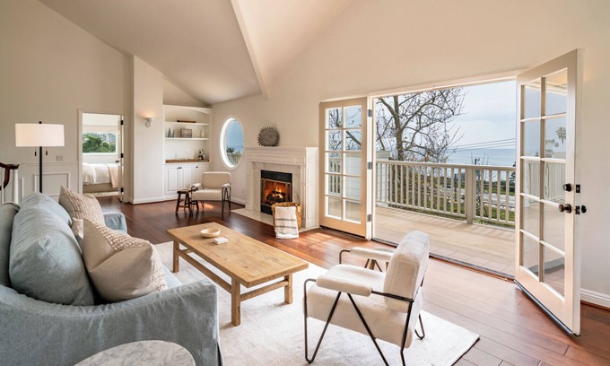 Summerland House | There Perfect Summerland Charmer
