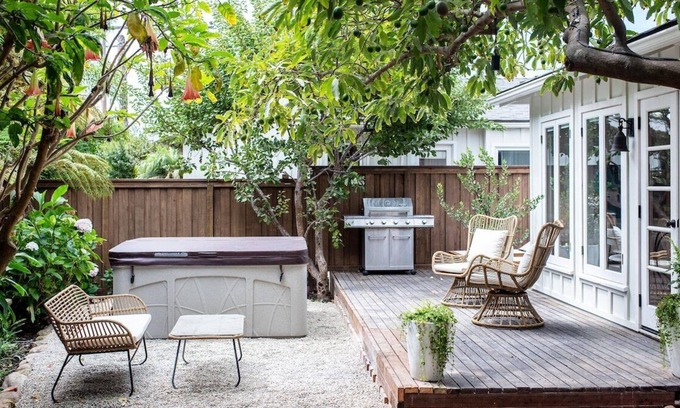 Montecito Cottage | This cottage is a 0 bedroom(s), 1 bathrooms, located in Montecito, CA.