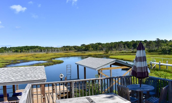 South Dennis House | Three bedroom home sleeping 8 on the water's edge of Swan River