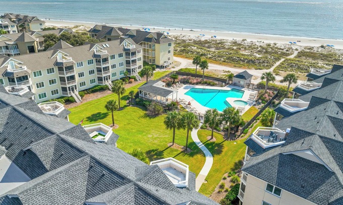 Isle of Palms Villa | Tidewater H301 - Top Floor End Unit! Pool!