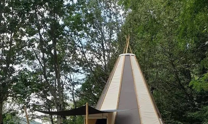 Laussac Cabin | Tipi home 34m² (3 bedrooms) without sanitary facilities sleeps 5