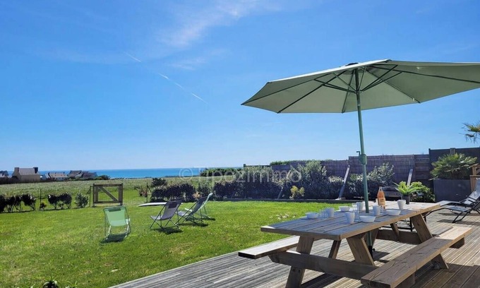 Pouldreuzic House | Tipoz'Immo- sea view enclosed garden for animals