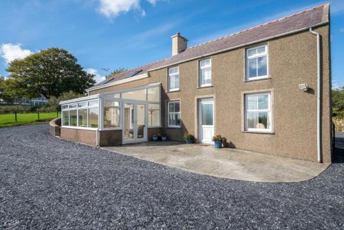Botwnnog House | Tir Du
