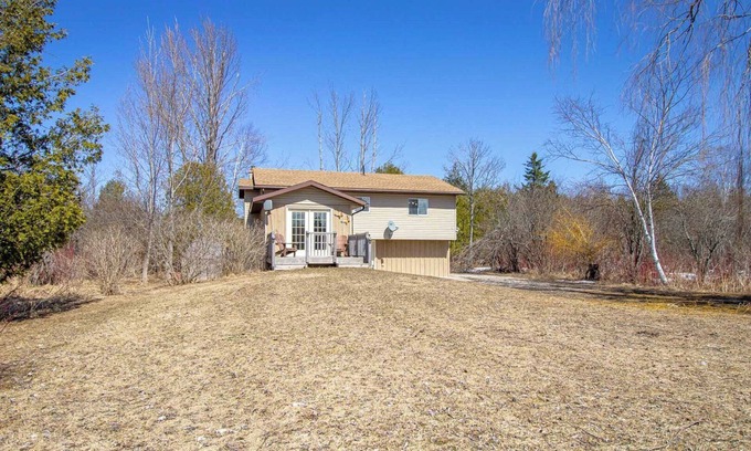 Tobermory Cottage | Tobermory Trails - Four Bedroom Cottage, Sleeps 8