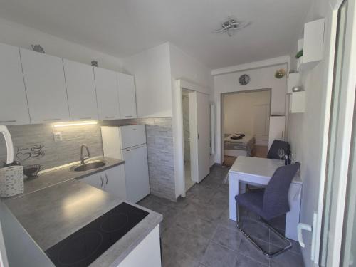 Komiza Apartment | Toni