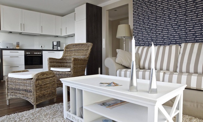 Lemkenhafen Apartment | Top Floor Flat with roof terrace and harbour view