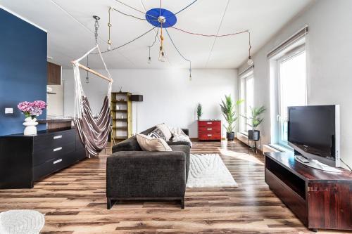 Kesklinn Apartment | Top floor near ferry terminal - free parking