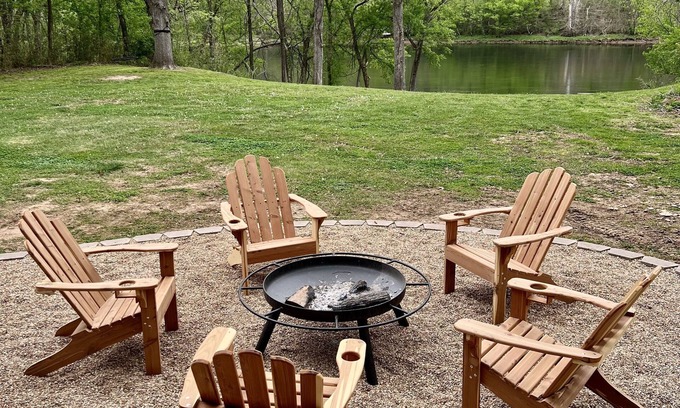 Flippin House | Top Location! 3D & Video Tour. Riverside 4/3 w/the best water access & privacy!