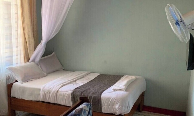 Kisumu Hotel | Torchys Lounge Hotel in Kisumu Unit 6