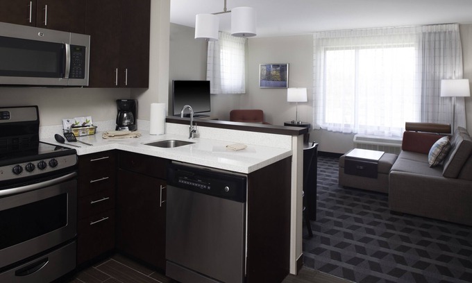 Canton Hotel | TownePlace Suites by Marriott Detroit Canton