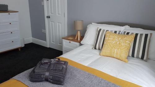 Stoke-on-Trent Bed & Breakfast | Townhouse @ Birches Head Road Stoke