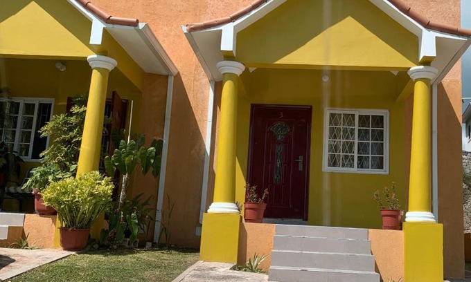Mandeville Apartment | TOWNHOUSE GET-a-WAY
