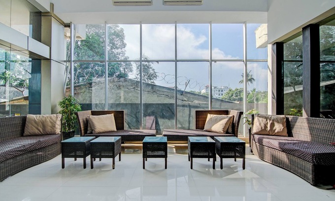 Pekanbaru Hotel | Townhouse Oak Pekanbaru near Mall Pekanbaru formerly Hotel Grand Sahara