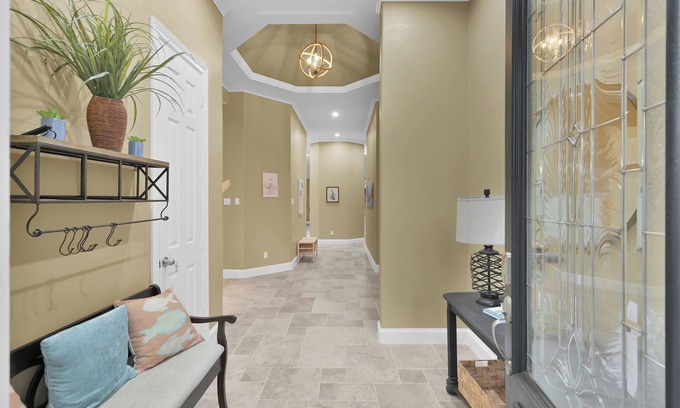 Walden on Lake Conroe House | Trader's Retreat Spacious Waterfront home with Boat slip.