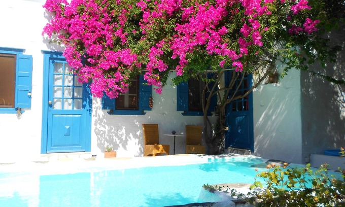 Syros House | Traditional Cycladic country home