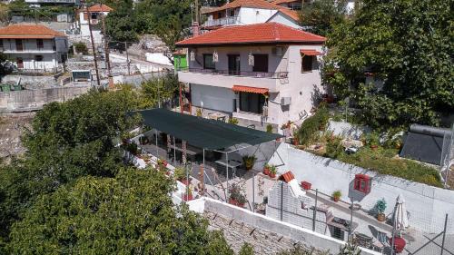 Kinyra House | Traditional House Maries