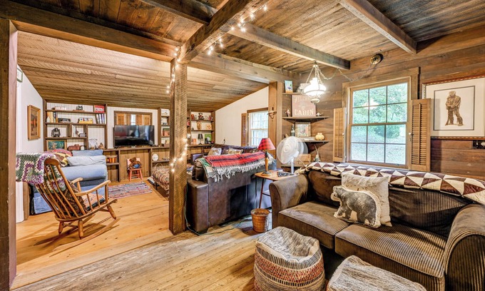 Franklin Cabin | Trail Access & Tranquil Setting: Franklin Retreat!