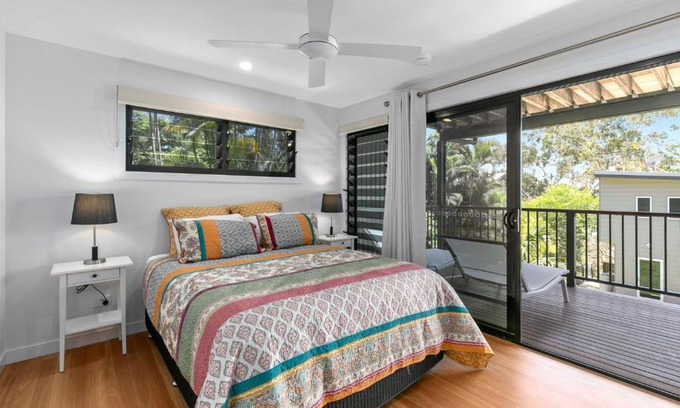 Point Lookout Apartment | Tramican Street House