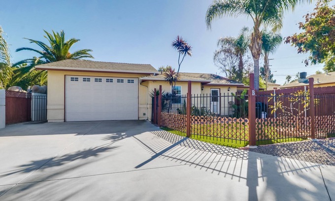 Windsor Hills House | Tranquil 2 Bedroom w/Fenced Yard.Walking Distance to La Mesa Village