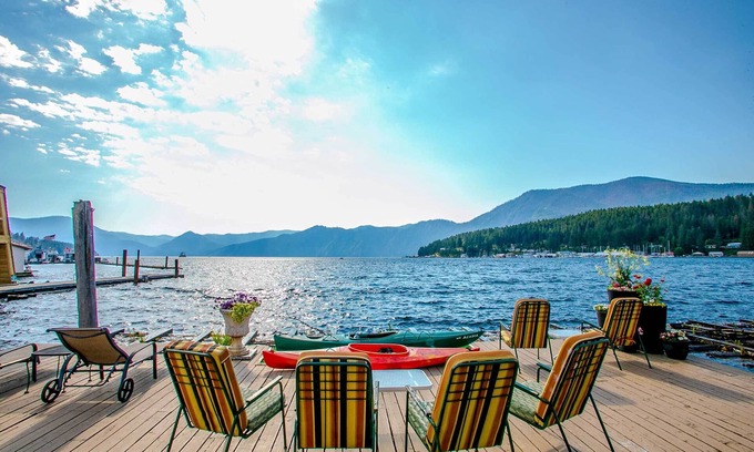 Bayview House | Tranquil Waters Float Home
