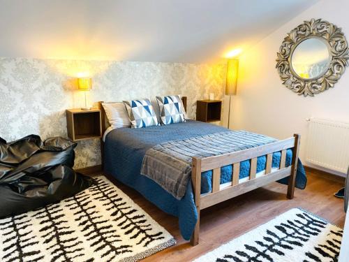 Ghimbav Apartment | Transylvania Petals