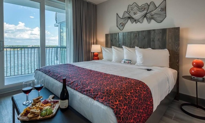 Treasure Island Hotel | Treasure Island Comfort: Parking, Pool, Beach Shuttle | Full Kitchen | 2 Units