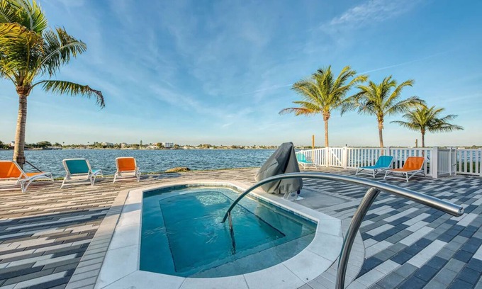 Treasure Island Hotel | Treasure Island Waterfront Retreat – 3 Modern Suites with Kitchen & Balcony