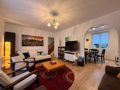 Nouvelle d'Arrou House | Treasure of Perche-Gouët in a village house!