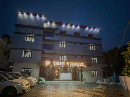 Nedumbassery Apartment | TREE 9 Lounge -Cochin Airport